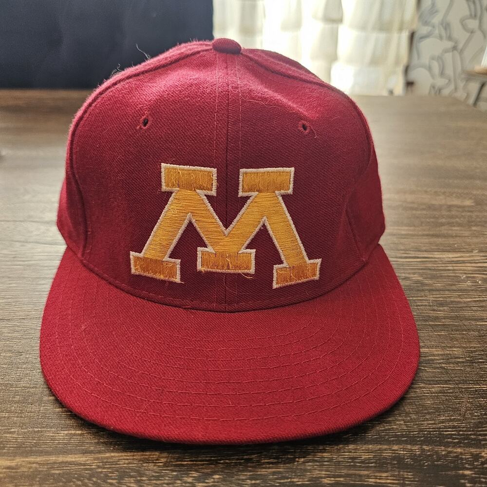 University Of Minnesota Golden Gophers NCAA College Fitted 7 1/8 Vintage Hat